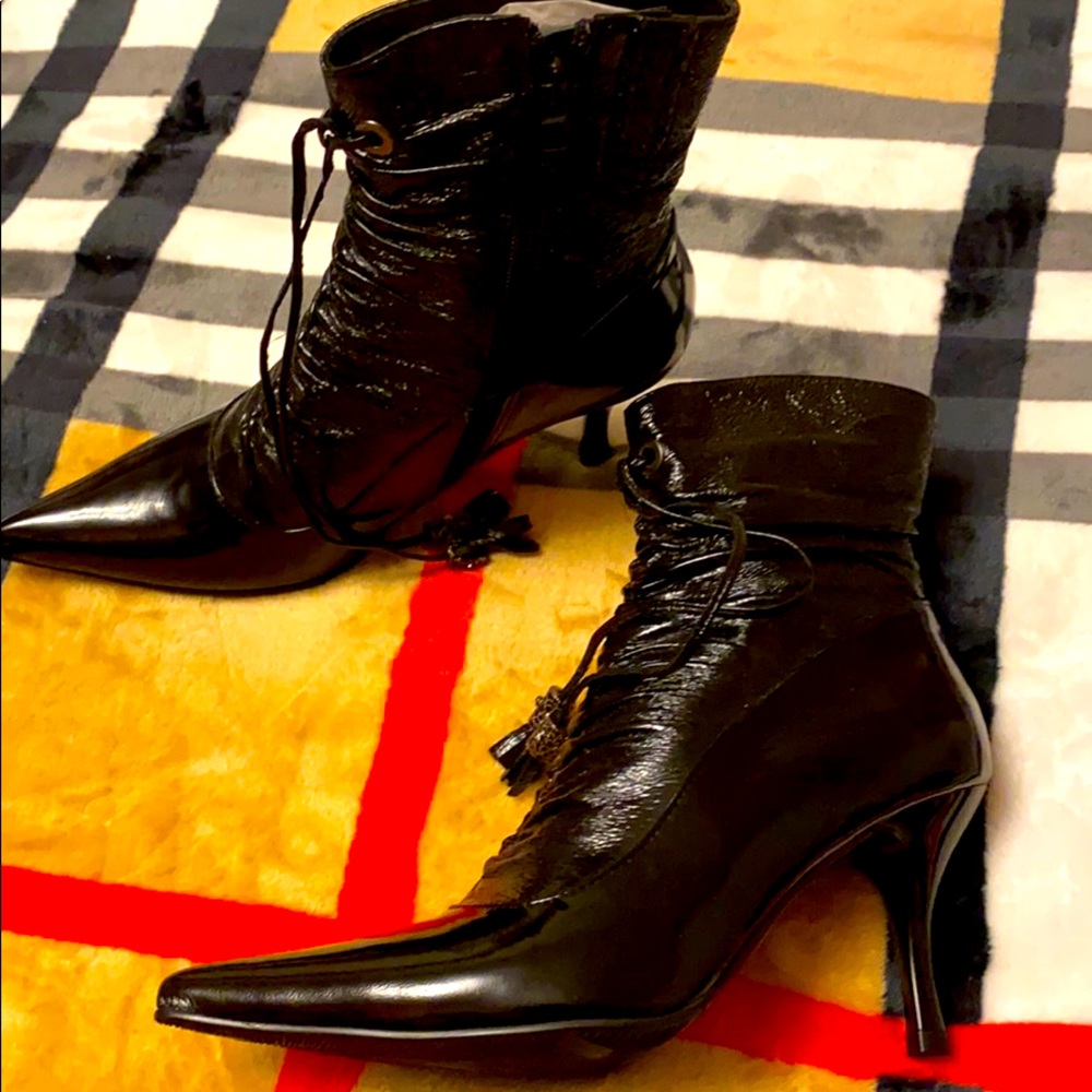 Short boots